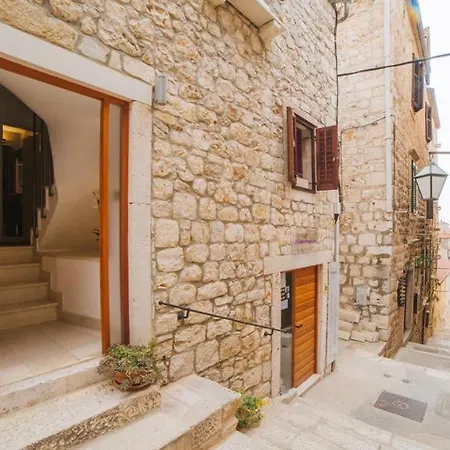 Boutique Old Town House Karkovich Tatil Evi *